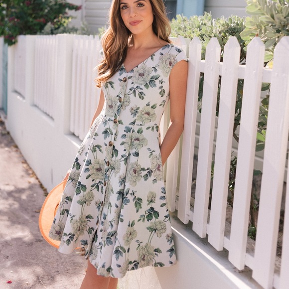 NWT Gal Meets Glam Lilly Dress - Picture 1 of 7